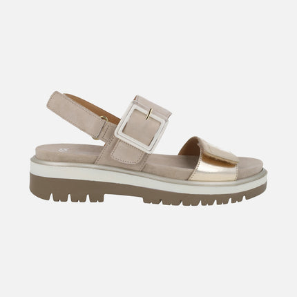 Sandalias en combinado beige y oro con cierre de velcros