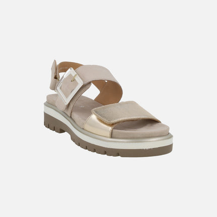 Sandalias en combinado beige y oro con cierre de velcros