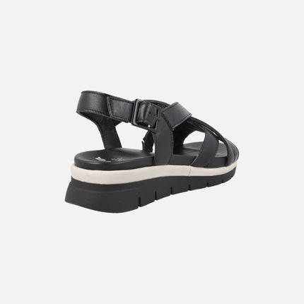 Sandalias de piel negras de tiras con cierre de hebilla