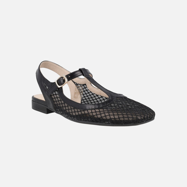 Zapatos destalonados estilo merceditas en piel y rejilla