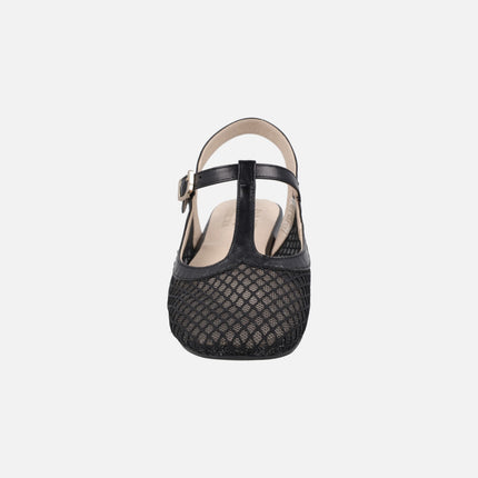 Zapatos destalonados estilo merceditas en piel y rejilla