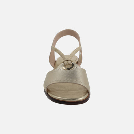 Leather sandals with low heels and elastics