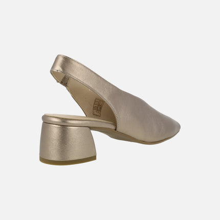 Zapatos de piel destalonados con tacón bajo