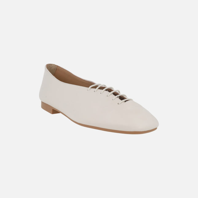 Off-white leather ballerinas with laces