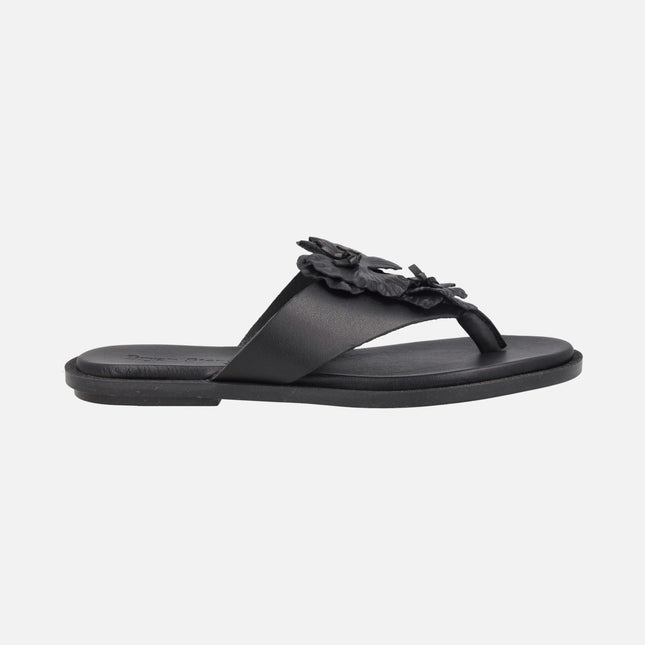 Bari flat sandals in black leather