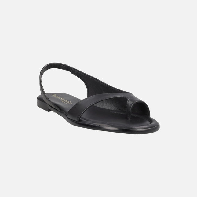 Salma flat leather sandals with toe piece