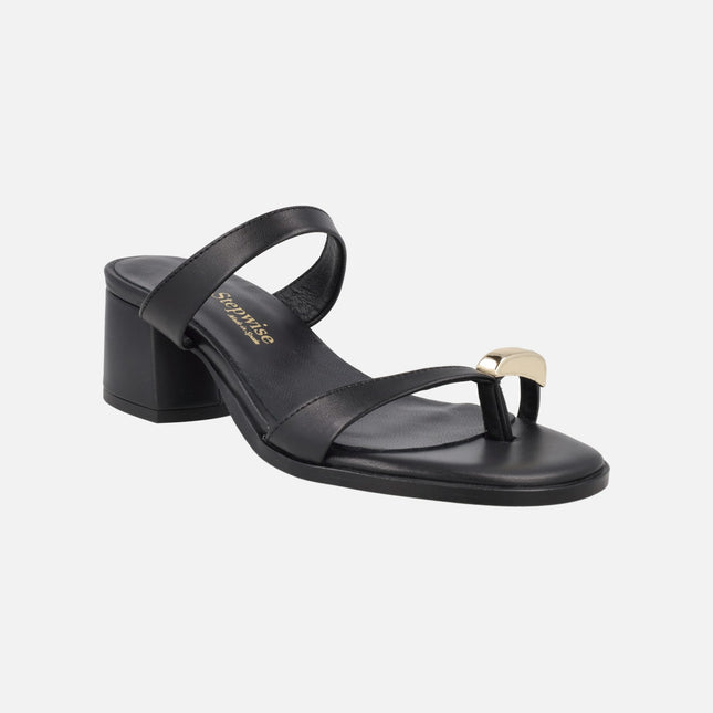 Sandalias de tacón negras de piel con pieza efecto anillo