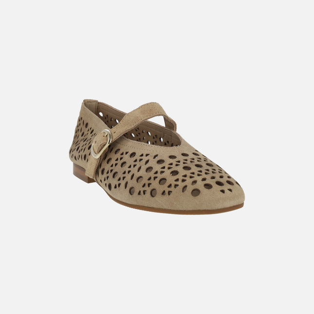 Mary jane ballerinas with die-cuts and bracelet