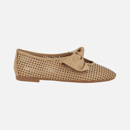 Leather shoes with openwork and bow decoration