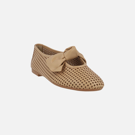 Leather shoes with openwork and bow decoration