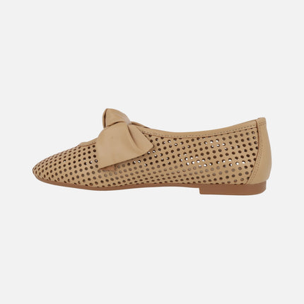 Leather shoes with openwork and bow decoration
