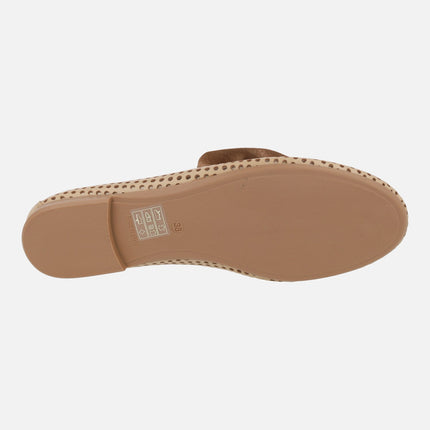 Leather shoes with openwork and bow decoration