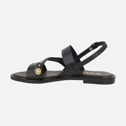 Sandalias negras de piel con tachas y adornos metálicos