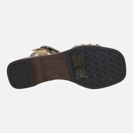 Sandalias de piel con pulsera al tobillo y tachas modelo Inca