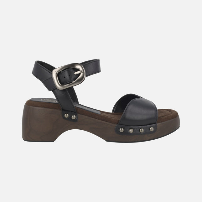 Sandalias de piel con pulsera al tobillo y tachas modelo Inca
