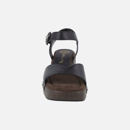 Sandalias de piel con pulsera al tobillo y tachas modelo Inca