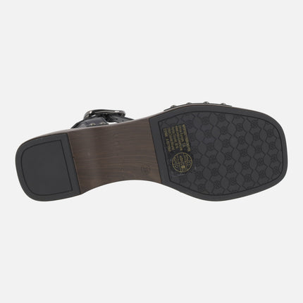Sandalias de piel con pulsera al tobillo y tachas modelo Inca