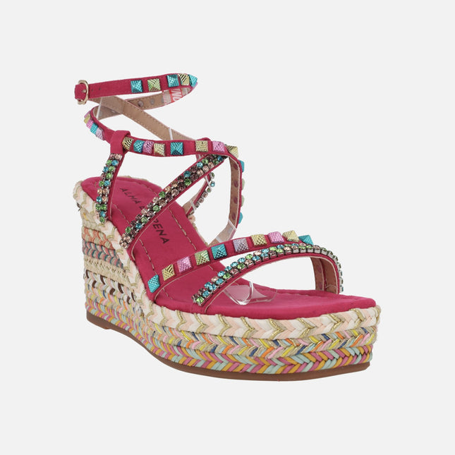 Sandalias con cuña de rafia en combinado fucsia con detalles multicolor