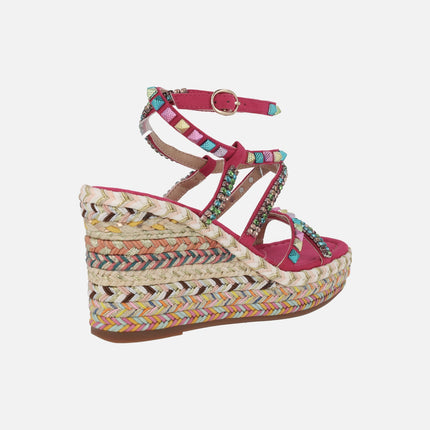 Raffia wedged sandals in fuchsia combination with multicolor details