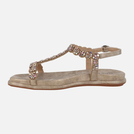 Sandalias bajas en color bronce con pedrería