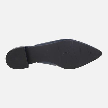 Zapatos de piel destalonados en azul marino con tachas plateadas
