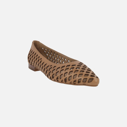 Leather ballerinas with openwork and sharp toe