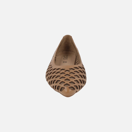 Leather ballerinas with openwork and sharp toe