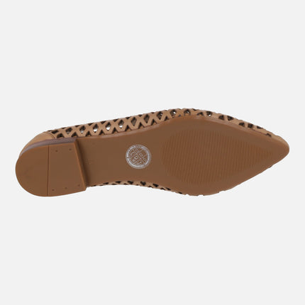 Leather ballerinas with openwork and sharp toe