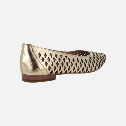 Leather ballerinas with openwork and sharp toe