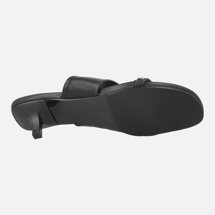 Black sandals with low heel and ring effect piece