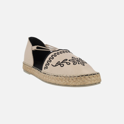 Zapatillas de esparto de color beige con bordados en negro