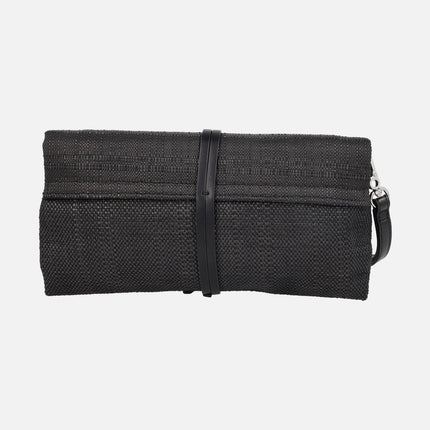 Carteras de mano efecto rafia con bandolera incluída