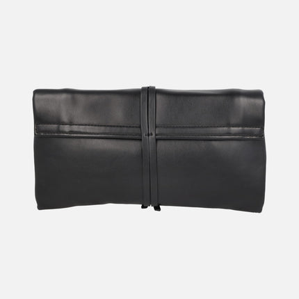 Carteras de mano efecto piel con bandolera incluída