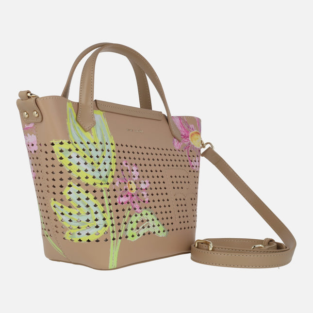 Bolsos de mano con bandolera extraíble y diseño de calados y flores