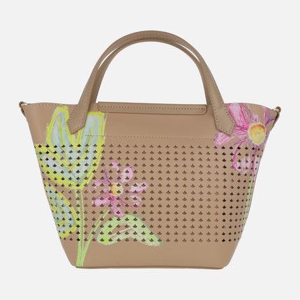 Bolsos de mano con bandolera extraíble y diseño de calados y flores