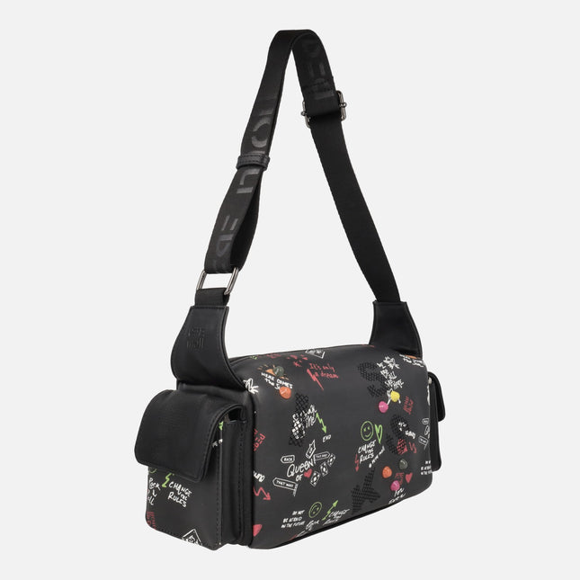 Bolsos bandolera con detalle de graffity y tachas de colores