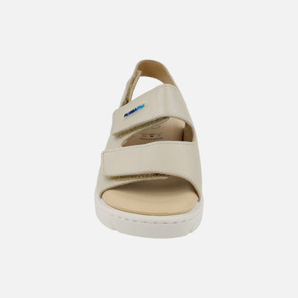 Sandalias confort en piel beige con cierre de velcros