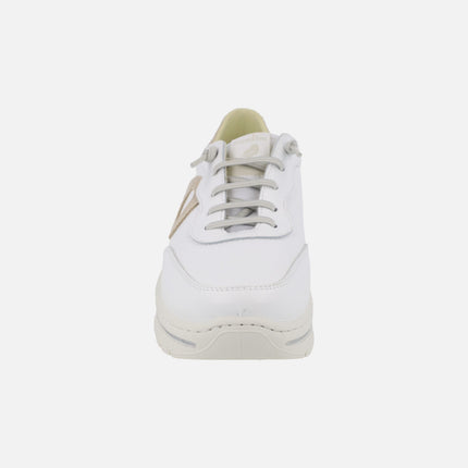 Deportivas blancas de piel con detalles beige y cordones elásticos