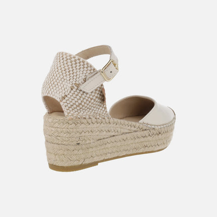 Zapatillas de esparto en piel con pulsera y plataforma