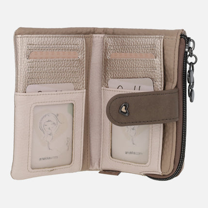 Olympia Medium Wallets