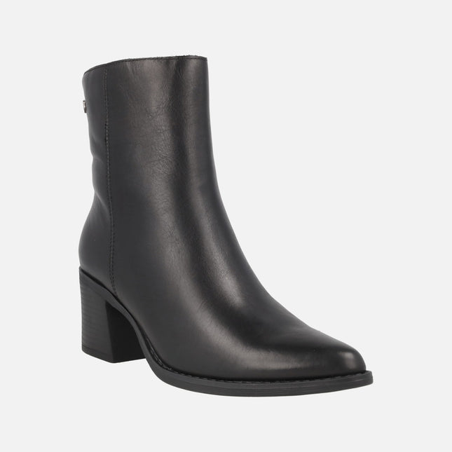 Botines negros de piel con tacones anchos