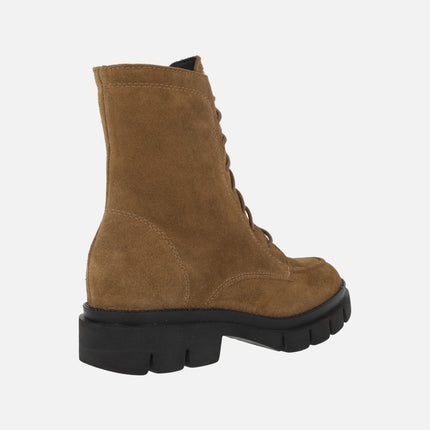 Botines de cordones para mujer en piel serraje con suela track