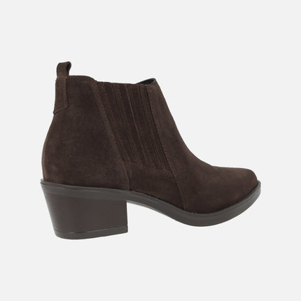 Botines chelsea de tacón estilo cowboy