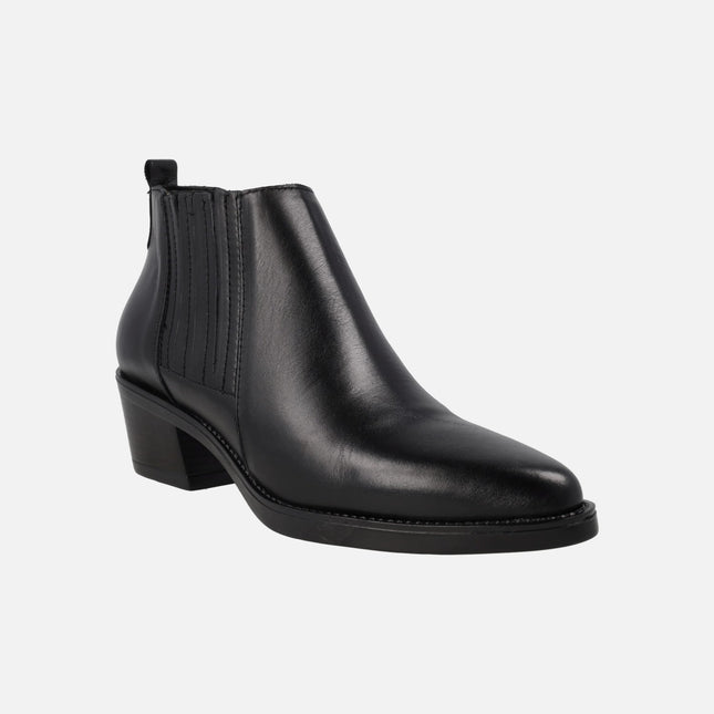 Cowboy style heeled Chelsea boots