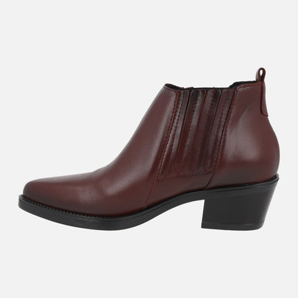 Botines chelsea de tacón estilo cowboy