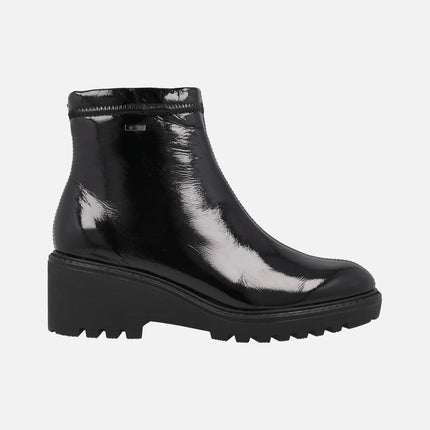 Botines negros de cuña con membrana V-DRY en tejido efecto charol
