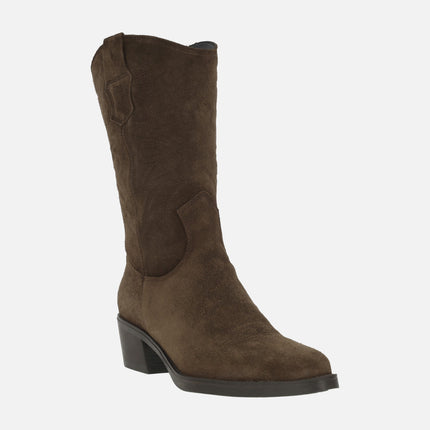 Botas estilo cowboy en serraje marrón oscuro