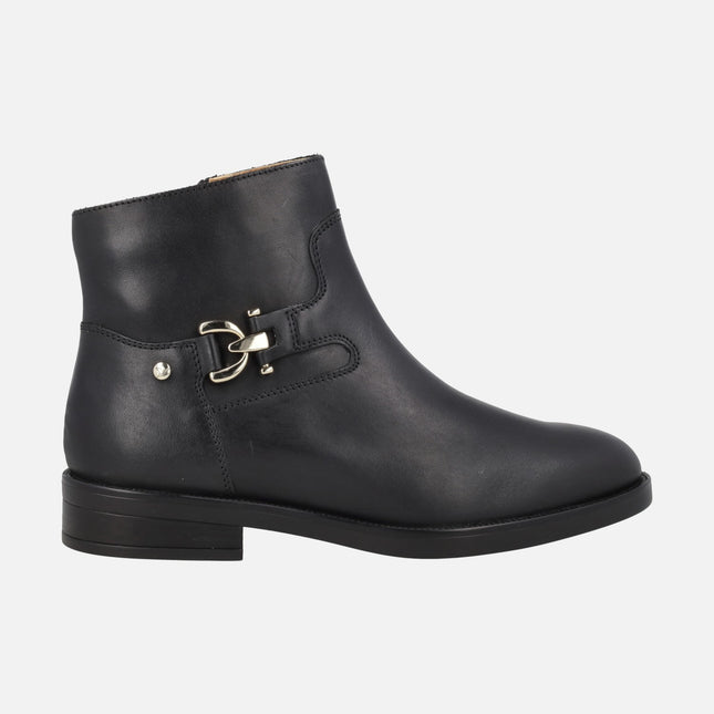 Botines de piel Puertollano con adorno metálico