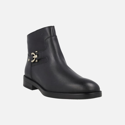 Botines de piel Puertollano con adorno metálico