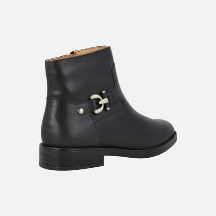 Botines de piel Puertollano con adorno metálico